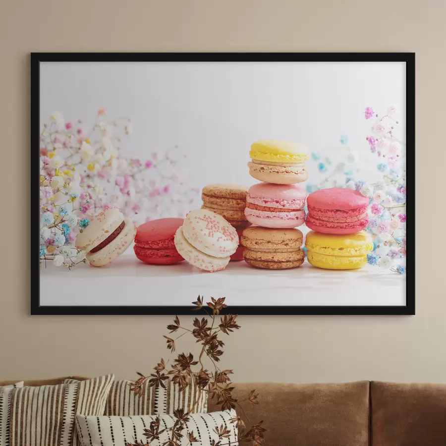 Fotobehang Kleurrijke macarons tussen delicate bloemen f37757