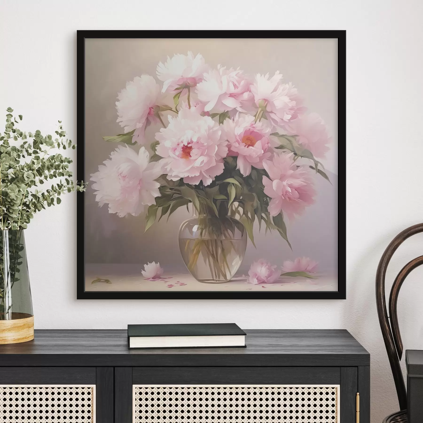  Schilderijen Roze pioenrozen in een glazen vaas op een zwarte achtergrond, imitatie van een olieverfschilderij, bloemen f38482