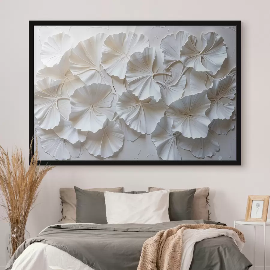 Papier peint photo Fleurs blanches délicates disposées selon un motif naturel et organique sur un fond clair f39510