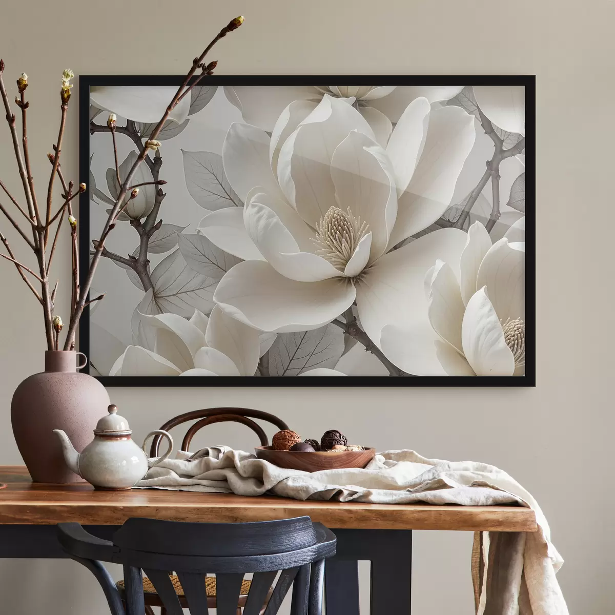 Affiche Fleur de magnolia blanche aux pétales délicats entourée de feuilles vertes sur fond clair f39527