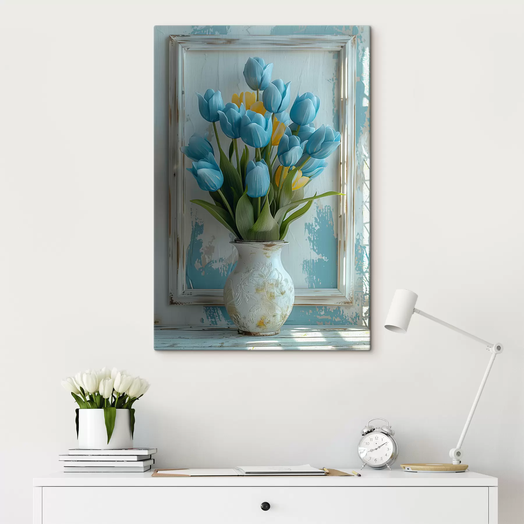  Schilderijen Blauwe en gele tulpen in 3D: elegante wandfoto met witte lijst, witte en lichtblauwe achtergrond en gegraveerde vaas s39636