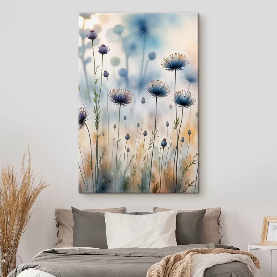  Schilderijen Hoge paarse paardenbloemachtige bloemen met een wazige achtergrond, die een serene en dromerige sfeer creëren s40414