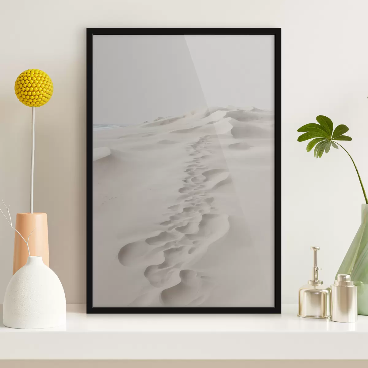 Poster Pad op wit zand f40624