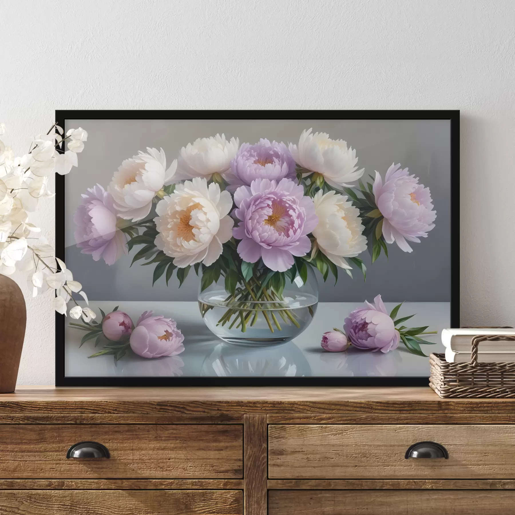 Papier peint photo Un bouquet de grandes fleurs luxuriantes de pivoines blanches et roses dans un vase en verre sur un fond gris f40610