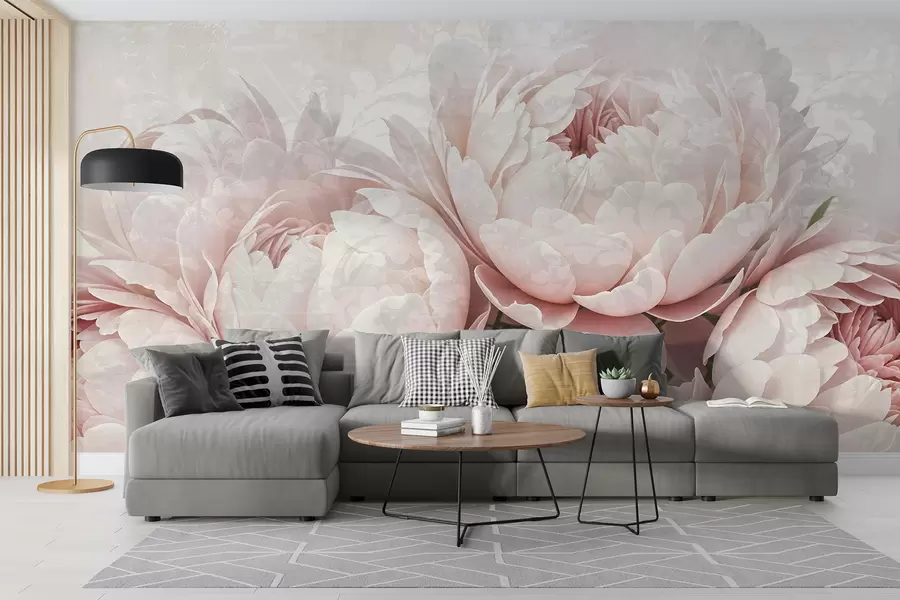 Fotobehang Zachtroze pioenrozen met delicate bloemblaadjes tegen een lichte vintage achtergrond met textuur w08312