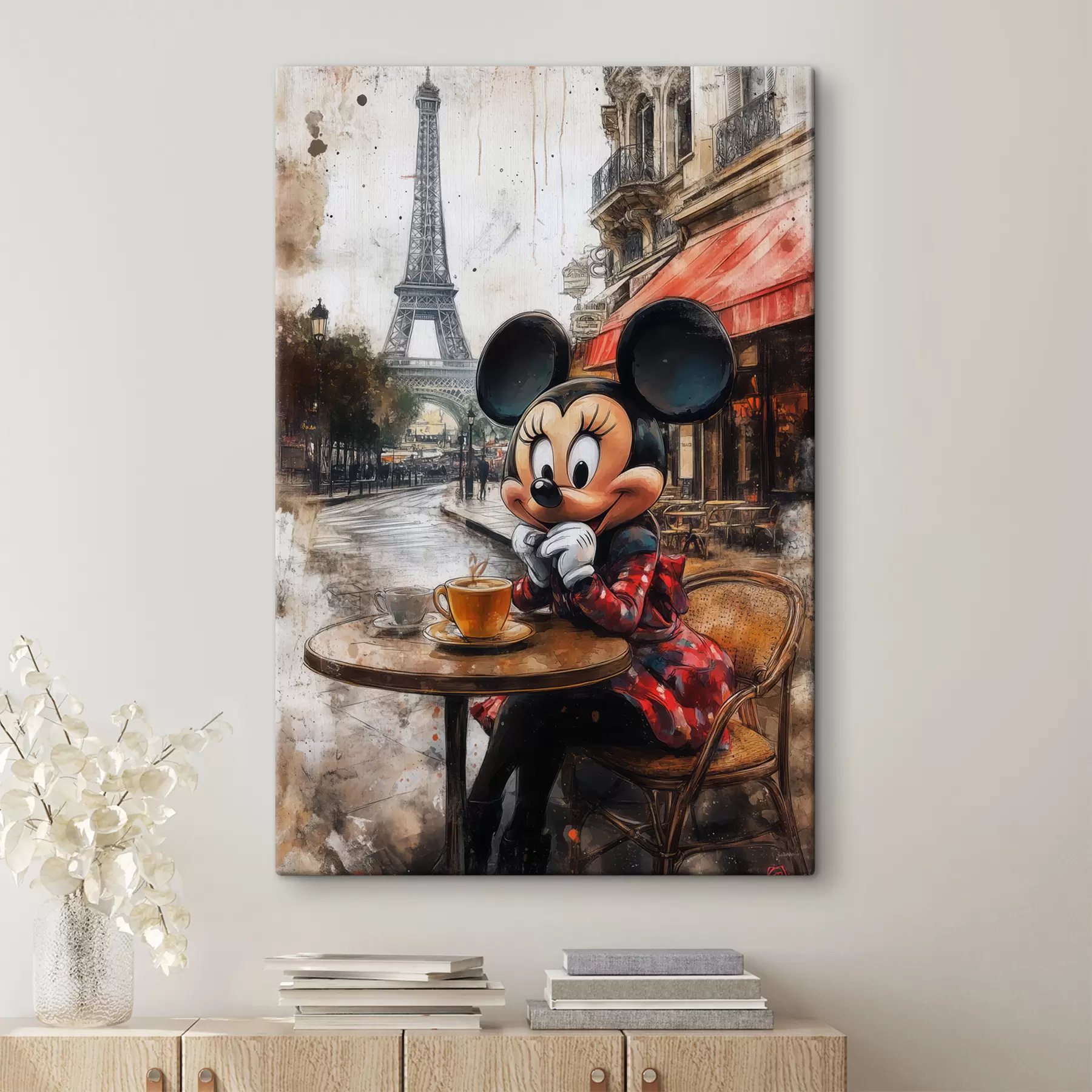 Fotobehang Mickey Mouse meisje dat koffie drinkt tegen de Eiffeltoren in Parijs s40972