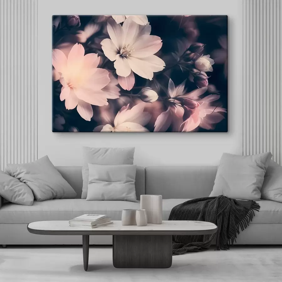  Schilderijen Zachtroze en witte vintage lichte bloemen met onscherpe achtergrond s41084