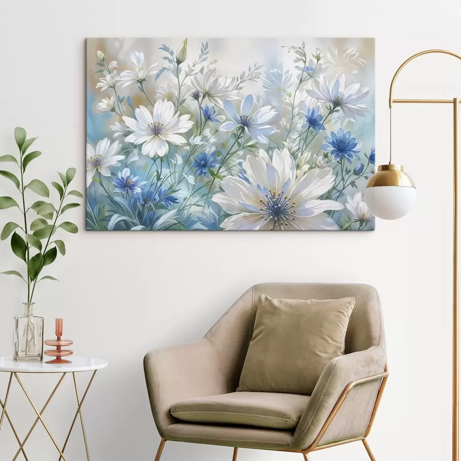  Schilderijen Een veld van witte en blauwe margrietachtige bloemen met groene bladeren en stengels tegen een zachte, onscherpe achtergrond s41086