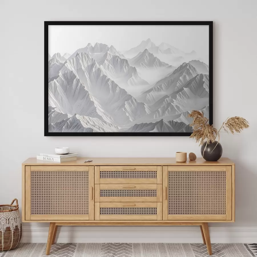 Fotobehang Besneeuwde minimalistische bergtoppen in een mistig landschap f41083