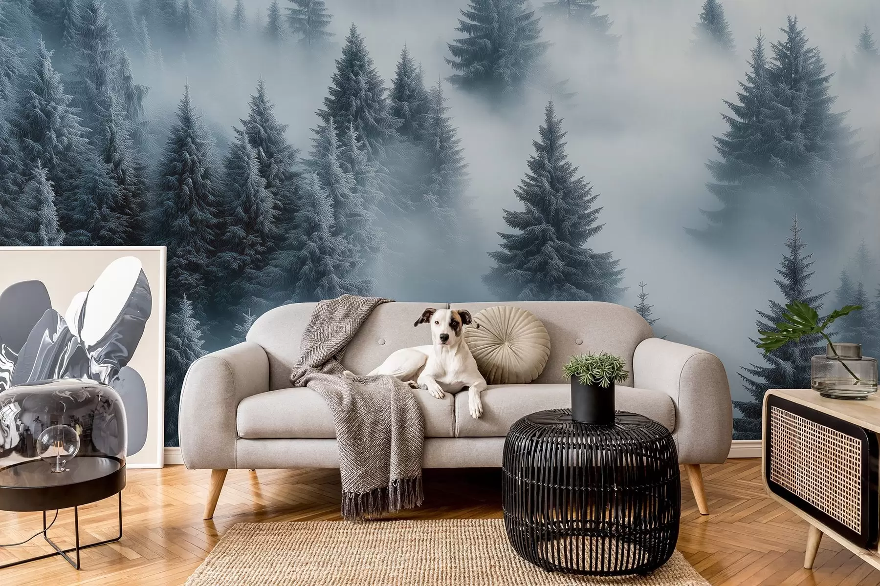 Fotobehang Dikke mist omhult een besneeuwd ochtendbos in blauwtinten w02064