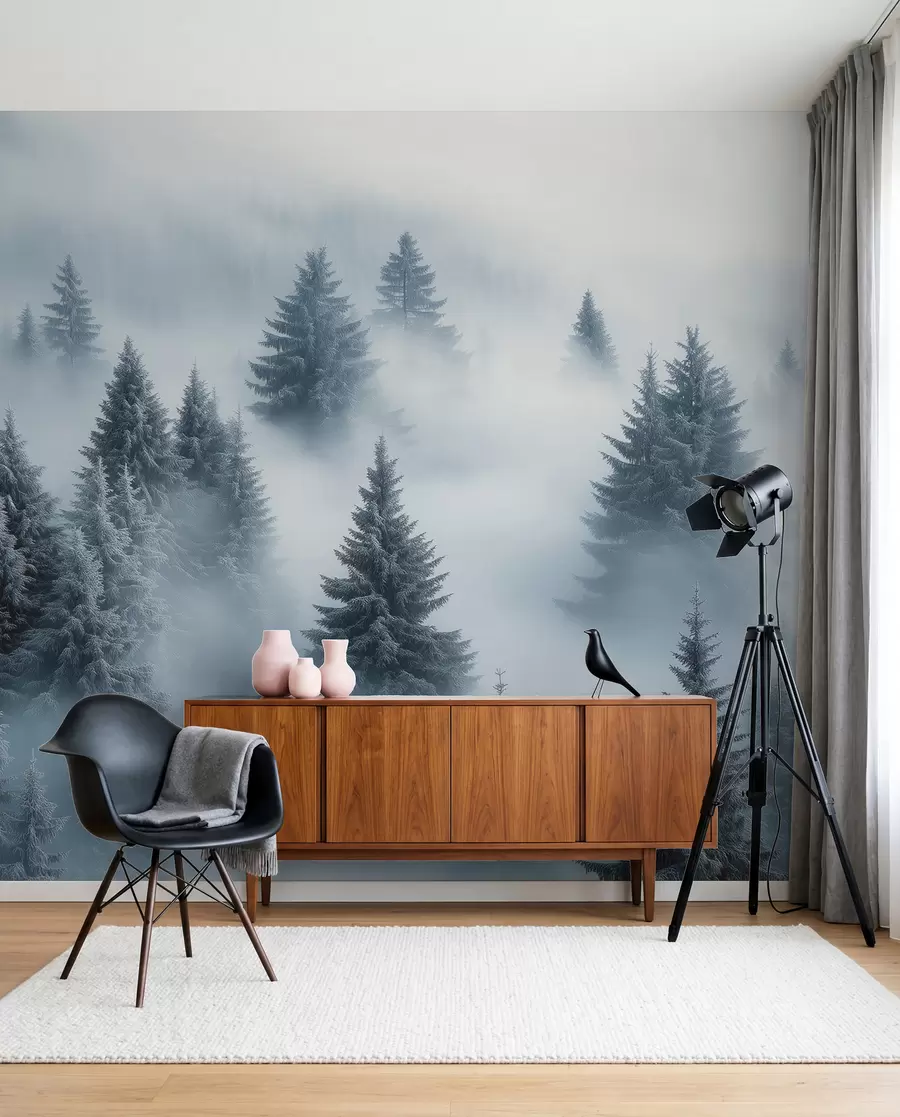 Papier peint photo Brouillard épais enveloppant une forêt matinale enneigée dans des tons bleus w02064