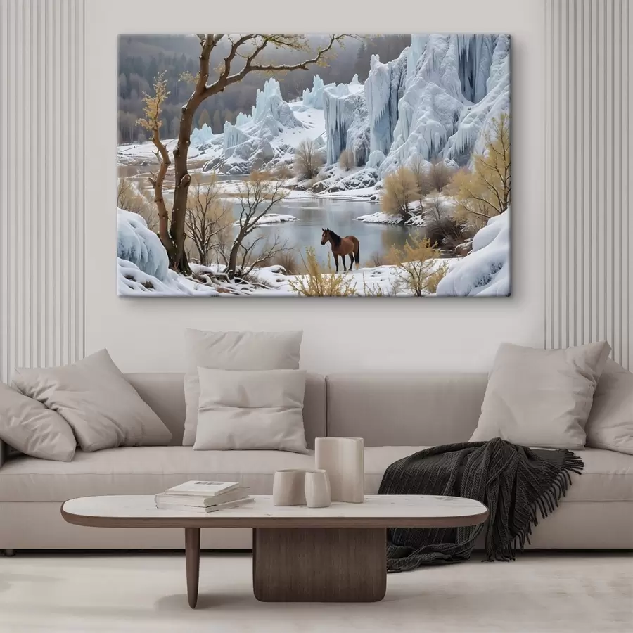  Peintures Paysage hivernal enneigé avec un lac gelé, d'imposantes falaises glacées et un cheval au premier plan s41716