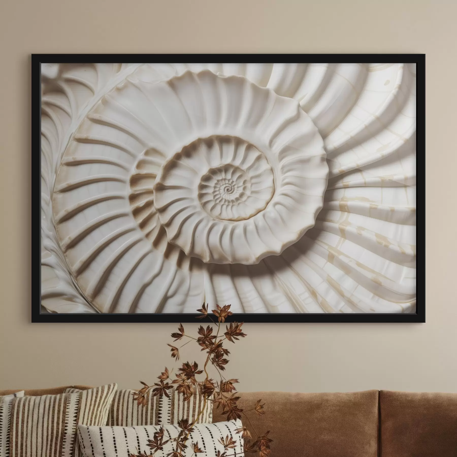 Fotobehang Witte spiraalvormige schelp, met ingewikkeld en gedetailleerd patroon f41728