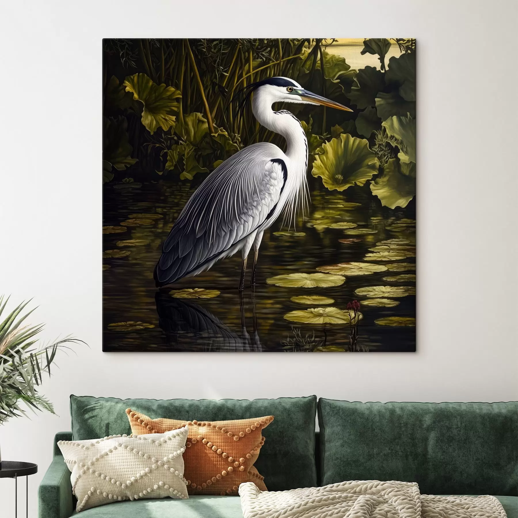 Fotobehang Een reiger in het water tegen een moerasachtergrond s42039