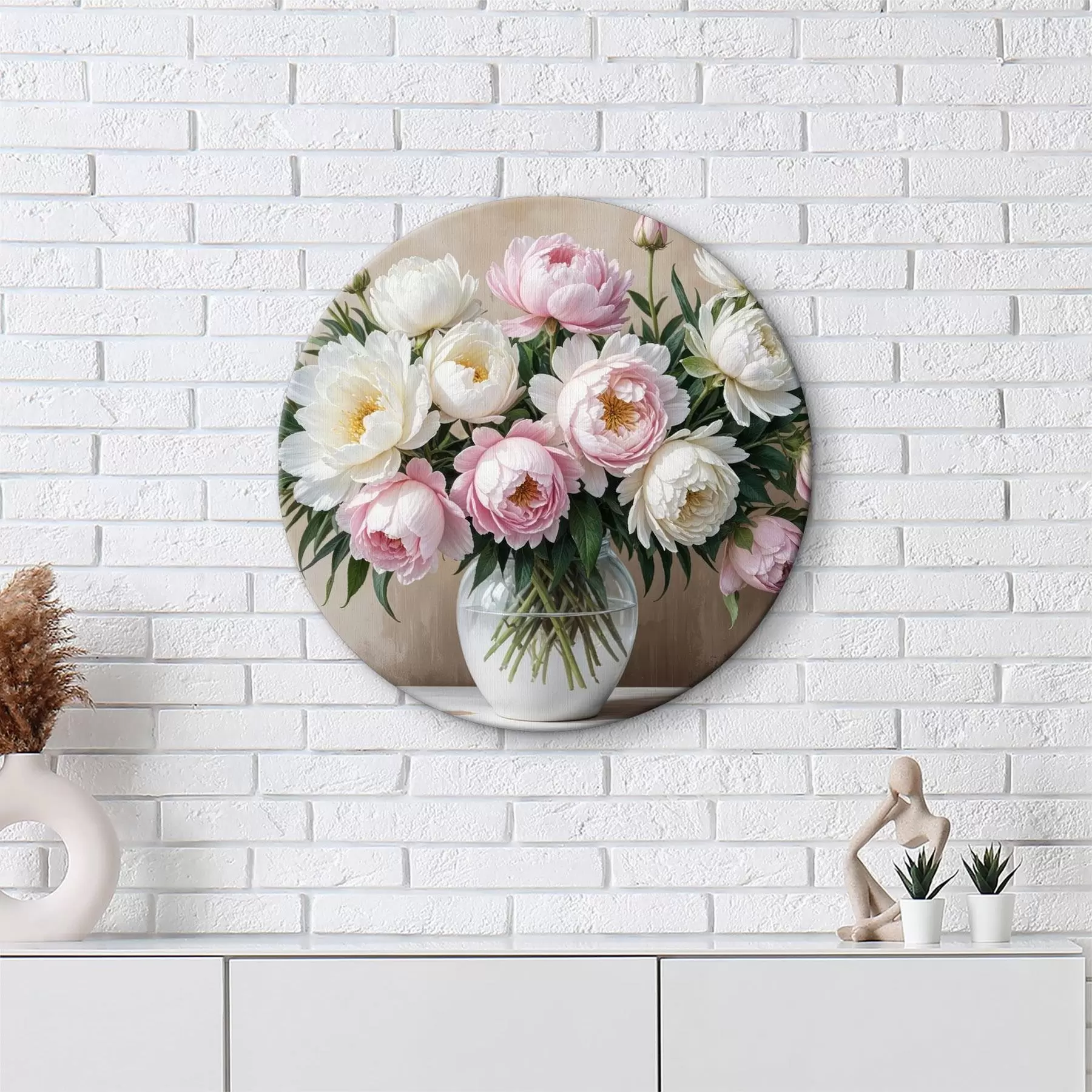  Schilderijen Een boeket van prachtige roze en witte pioenrozen in een glazen vaas, gerangschikt op een houten oppervlak r40398