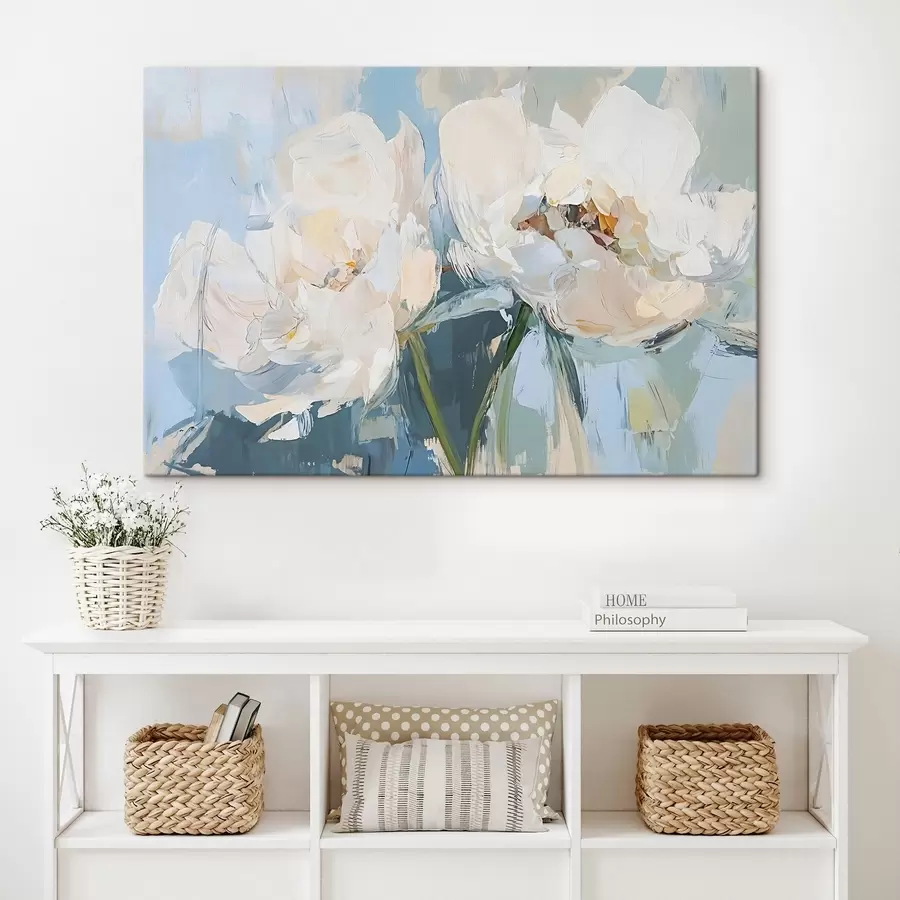  Schilderijen Wit minimalistisch abstract pioenrozen olieverfschilderij tegen een zachtblauwe achtergrond s42226