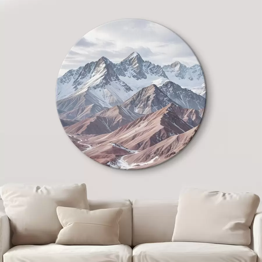  Schilderijen Ruige, besneeuwde bergen met een kronkelende rivier die door een uitgestrekt, kleurrijk landschap stroomt r41262