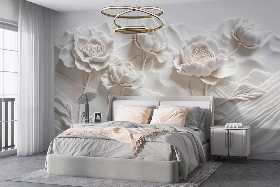 Fotobehang Een witte bloemenimitatie van reliëfsculptuur met grote, gedetailleerde pioenbloemen tegen een effen achtergrond w08612