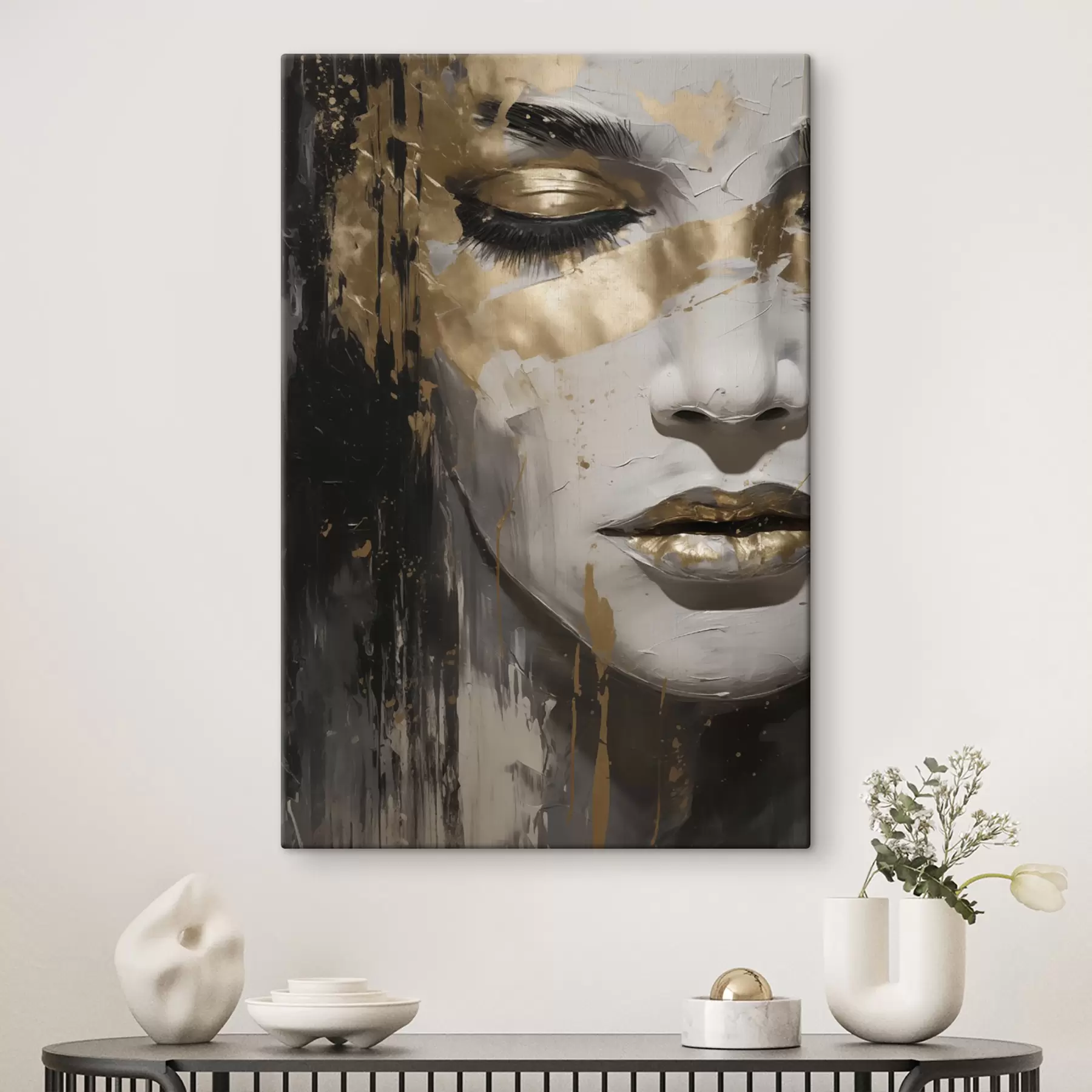 Fotobehang Een abstract portret van een vrouw met de nadruk op gesloten ogen en lippen, uitgevoerd in zwart-wit tinten met dynamische warme penseelstreken. s42626