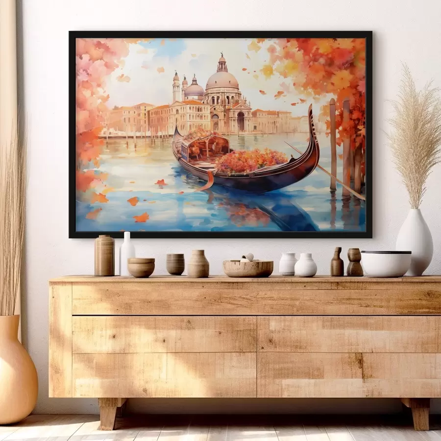 Papier peint photo Vue automnale de Venise avec une gondole entourée de feuilles orange et rouge vif, avec les reflets des bâtiments dans l'eau calme du canal. f42576