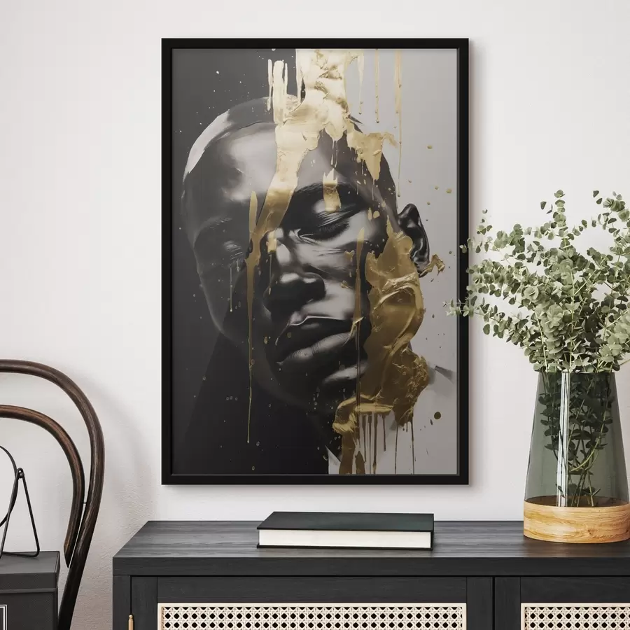 Fotobehang Een abstract portret van een man in zachte zwart-wit tinten, benadrukt door heldere warmgekleurde penseelstreken die een dynamisch effect creëren. f42623