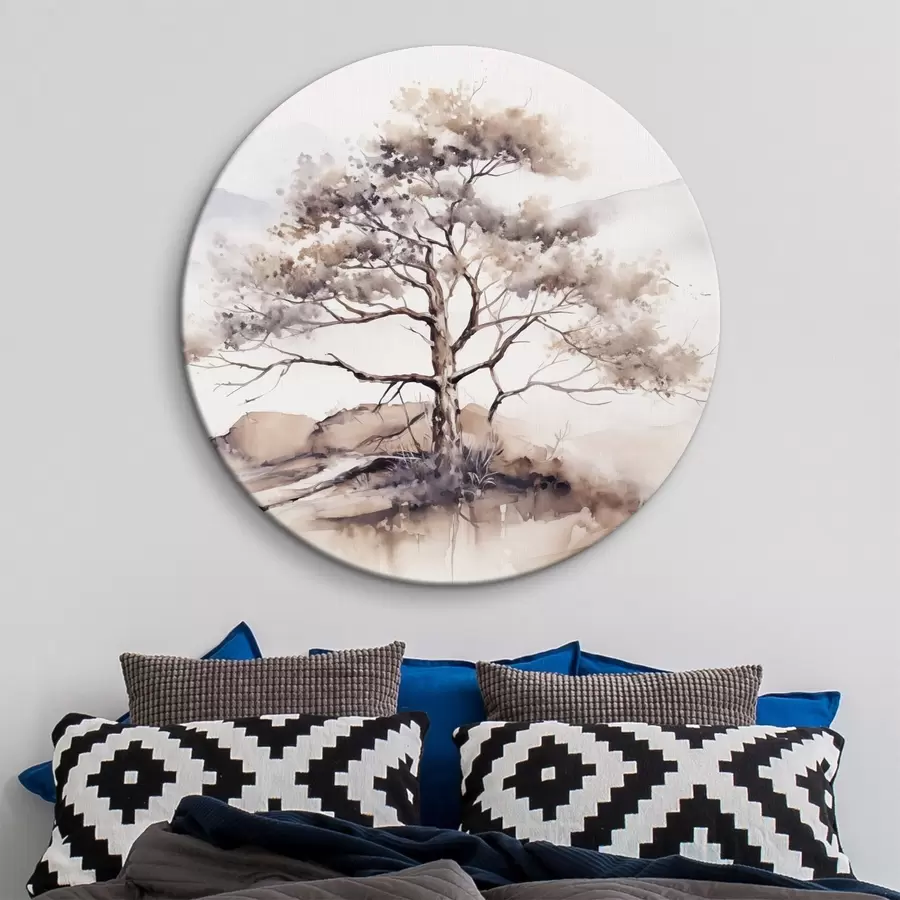  Peintures Un arbre solitaire au tronc torsadé et aux branches clairsemées, sur un fond de montagnes douces et sourdes r42715