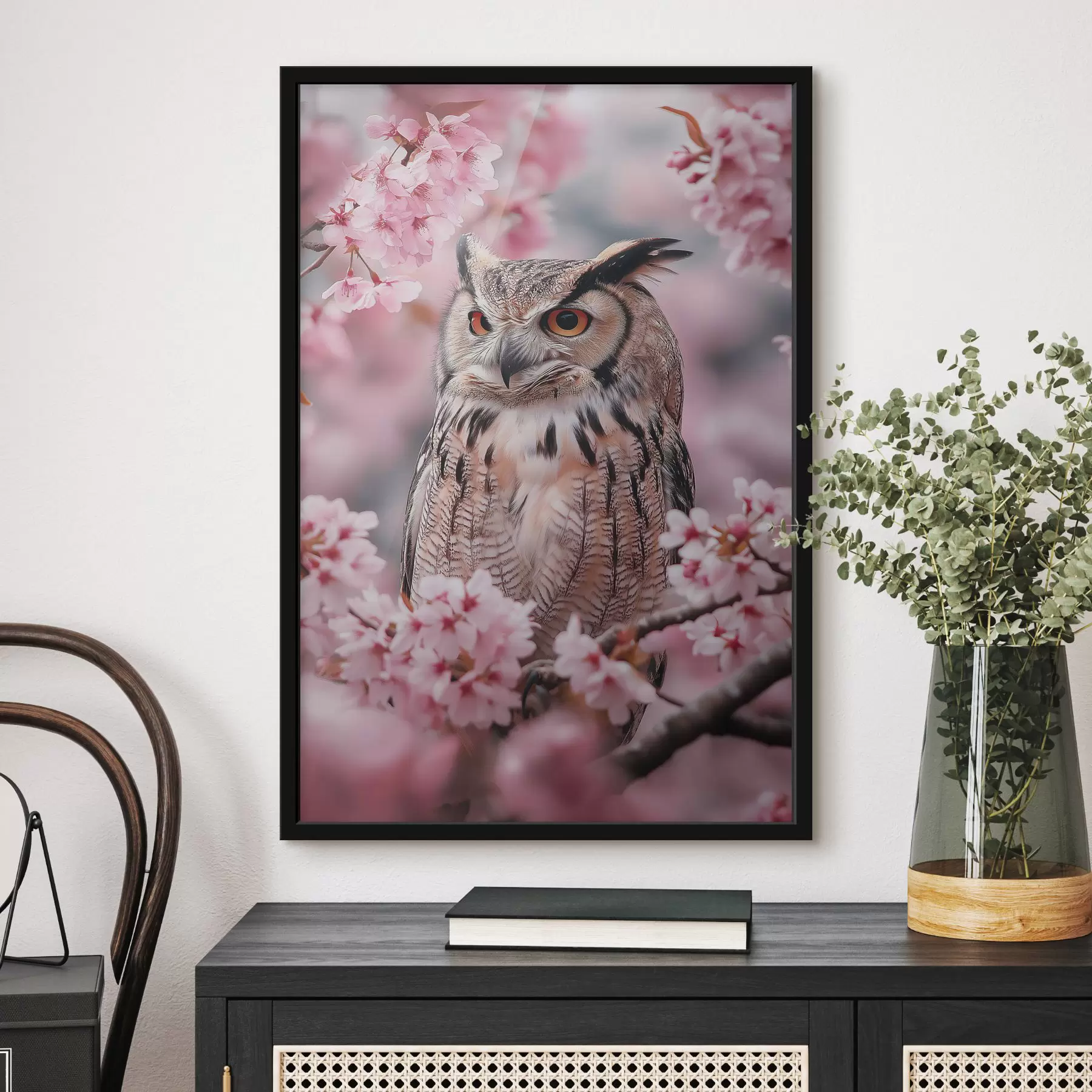 Fotobehang Mooie uil op de tak van een kersenboom, natuur, realisme f42784