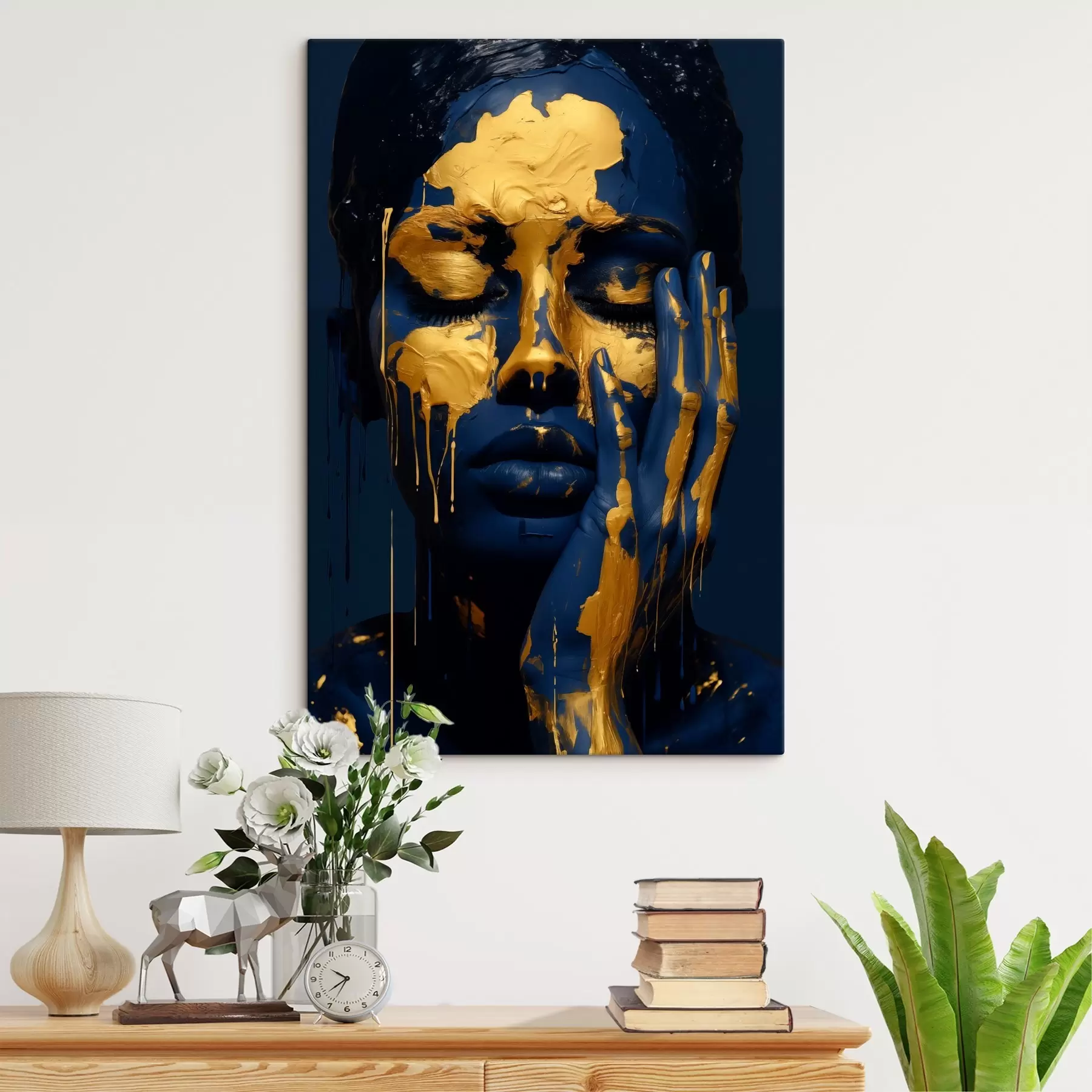 Fotobehang Abstract portret van een vrouw met diepe donkere en warme tinten, s42933