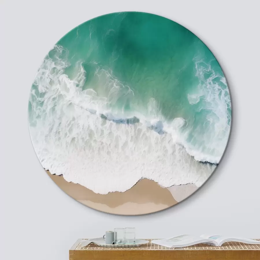 Papier peint photo Vue aérienne d'un bord de mer avec des vagues turquoises roulant doucement sur la plage de sable r42930