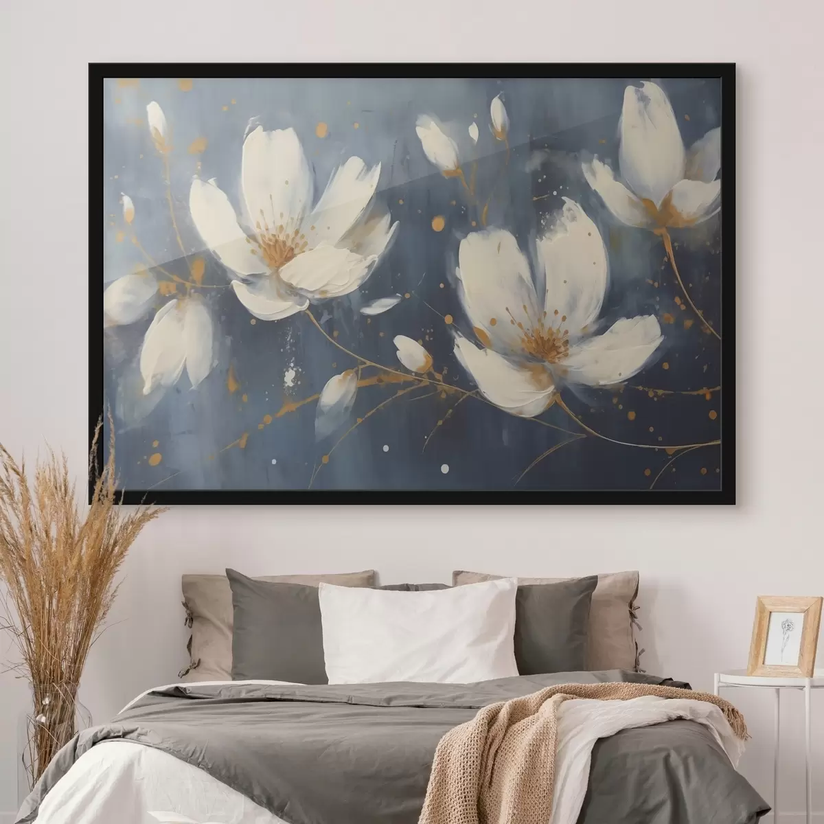 Poster Witte bloemen op een blauwe achtergrond f43025