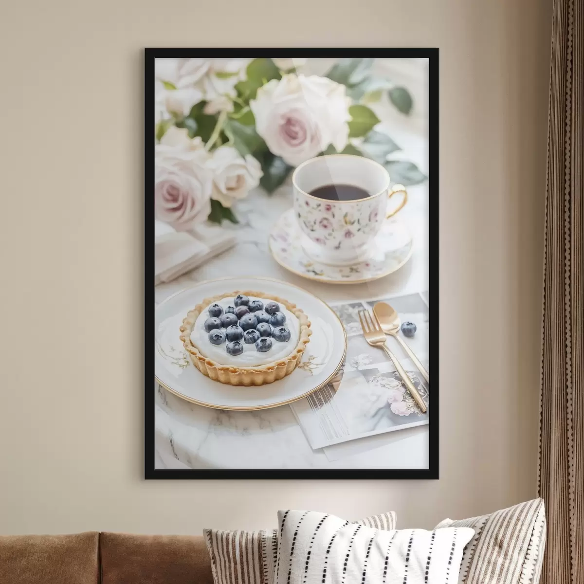 Poster Bosbessen cupcake met kopje thee, boho stijl, roze rozen f43066