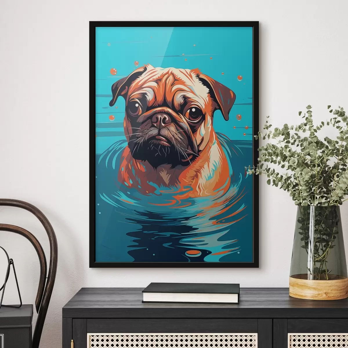 Poster Een gestileerd portret van een mopshond in water met een expressieve blik f43136
