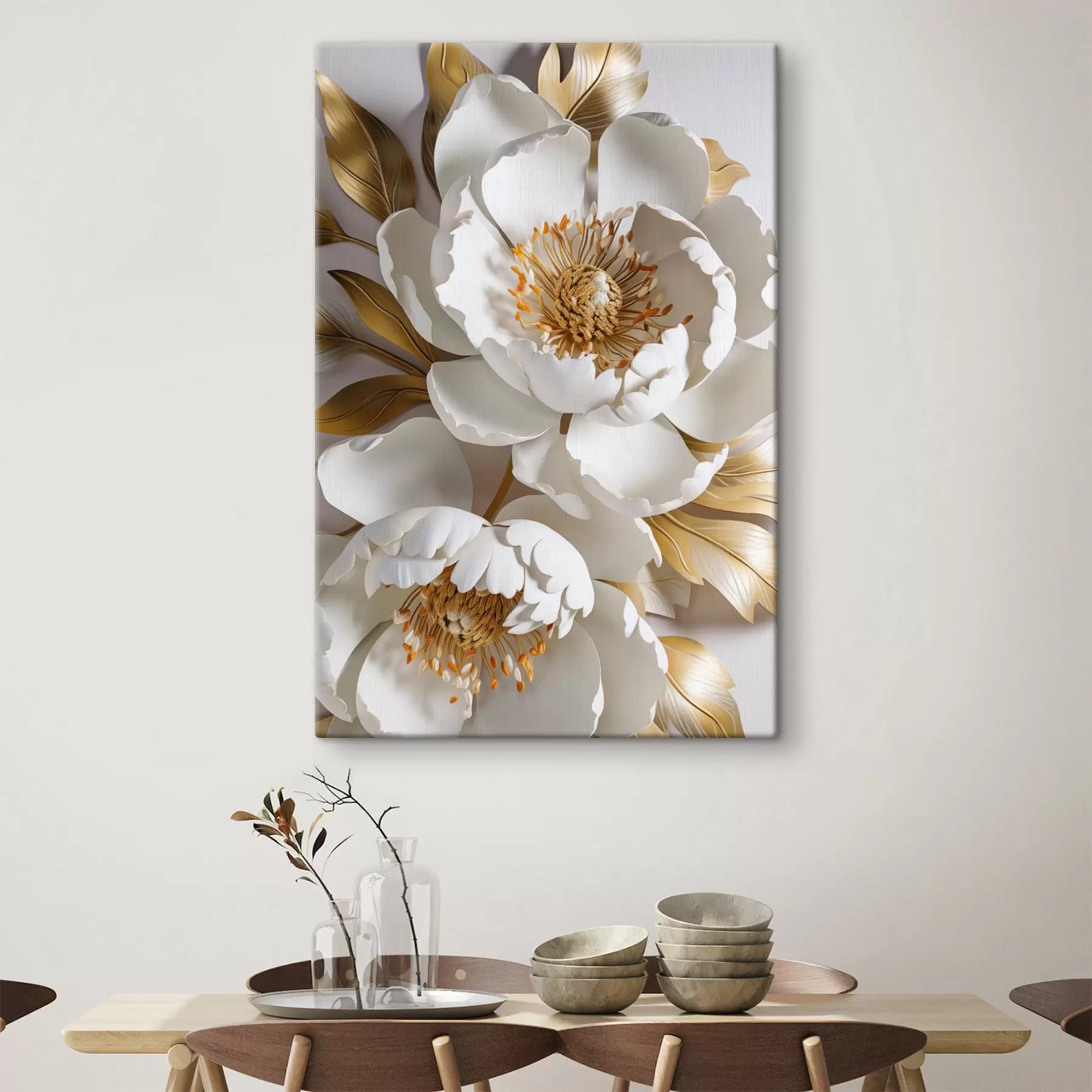 Fotobehang Witte delicate gedetailleerde decoratieve pioenbloemen met gele bladeren, de achtergrond is een lichtgrijze kleur s43176