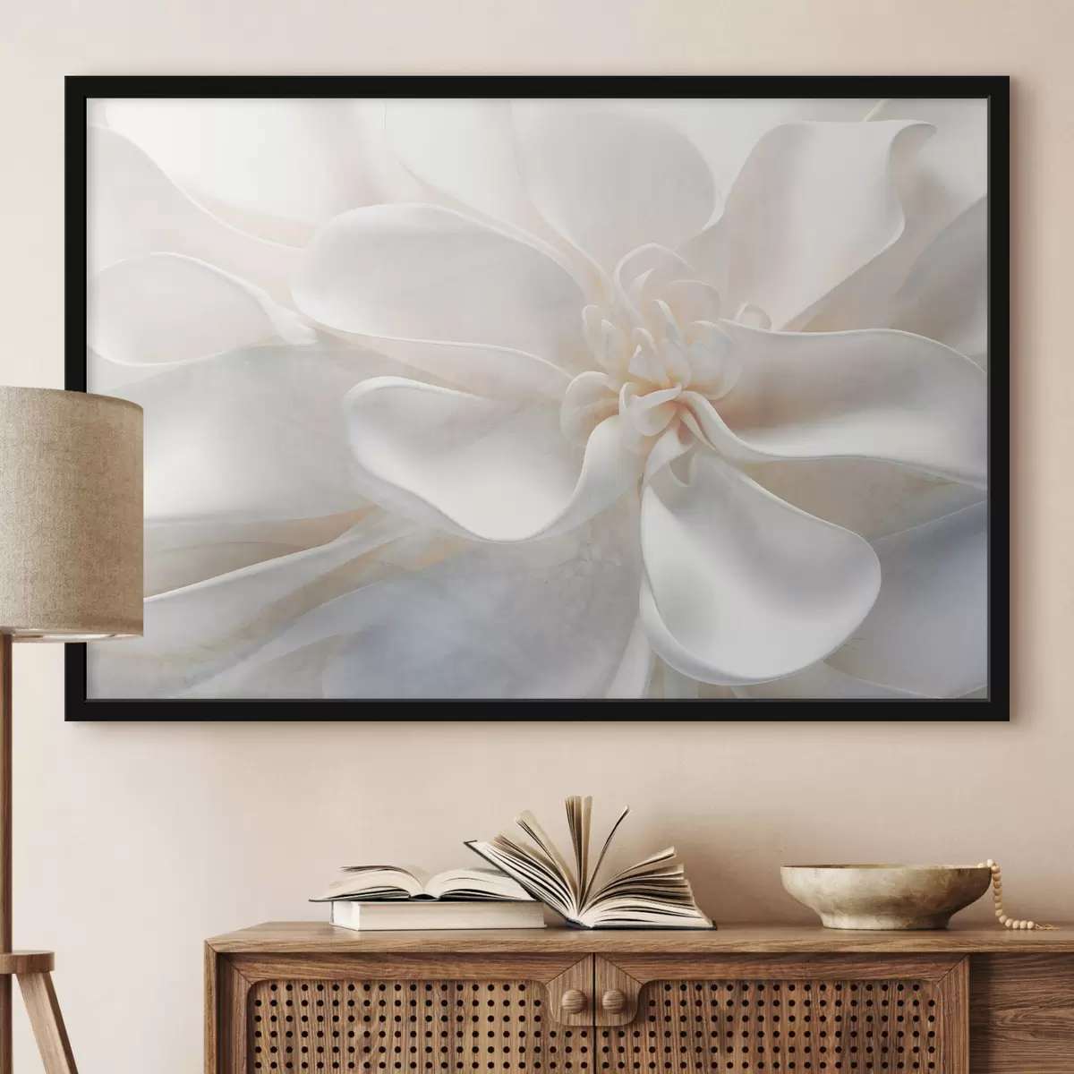 Poster Close-up van een heldere witte abstracte bloem met fijne bloemblaadjes in pastelkleuren f43161