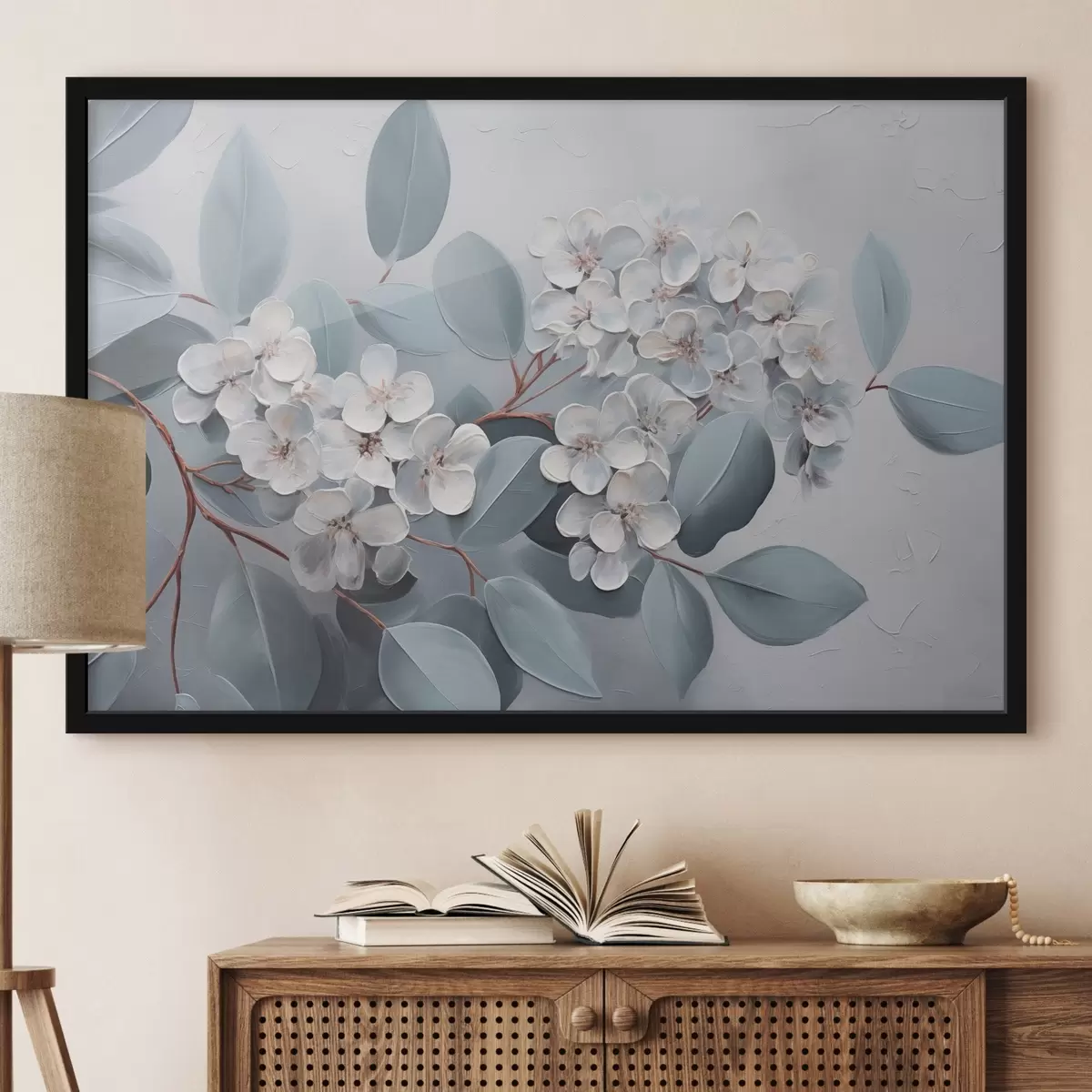 Affiche Une branche d'hortensia blanc en pleine floraison, avec des feuilles bleues sur un fond gris clair, style peinture à l'huile f43391