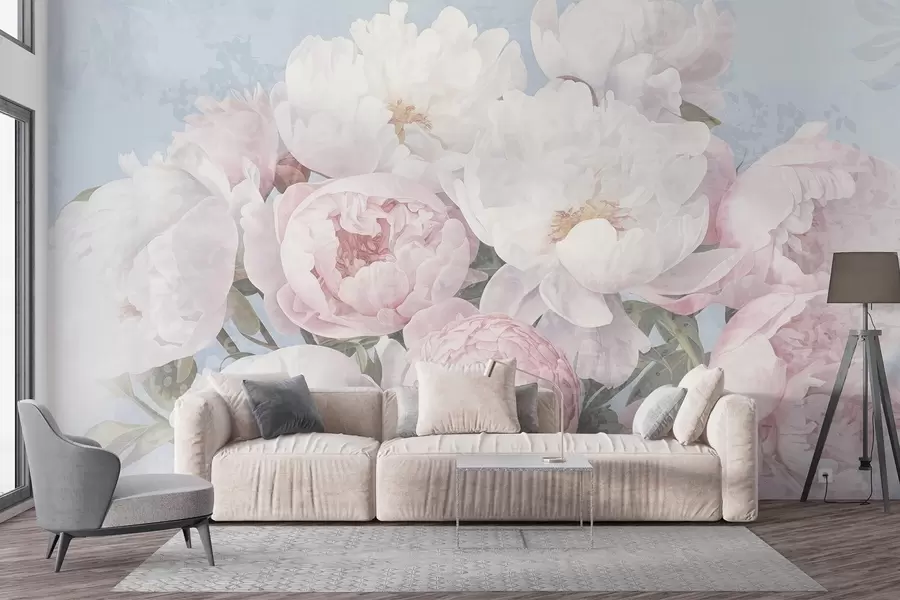 Papier peint photo Pivoines abstraites texturées roses et blanches avec des feuilles vertes, fond bleu clair, couleurs douces et délicates, style vintage w09008