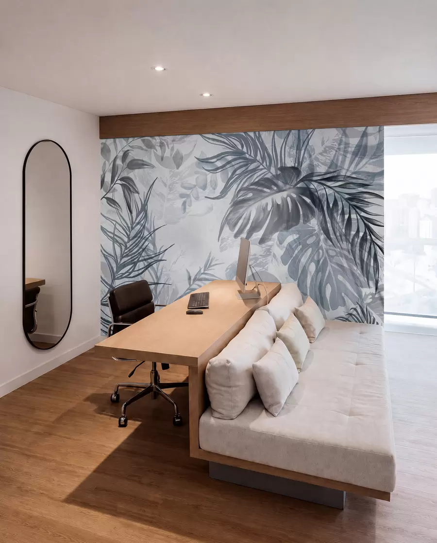 Fotobehang Monstera en palmbladeren in tinten blauw en grijs, botanisch, tropisch gebladerte, jungle planten, getextureerde achtergrond w09011v1