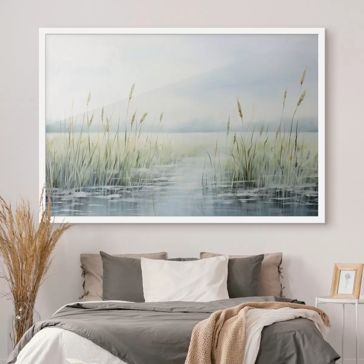 Affiche Une peinture à l'aquarelle imitant les hautes herbes poussant près de l'eau, un ciel couvert et un arrière-plan flou f44860