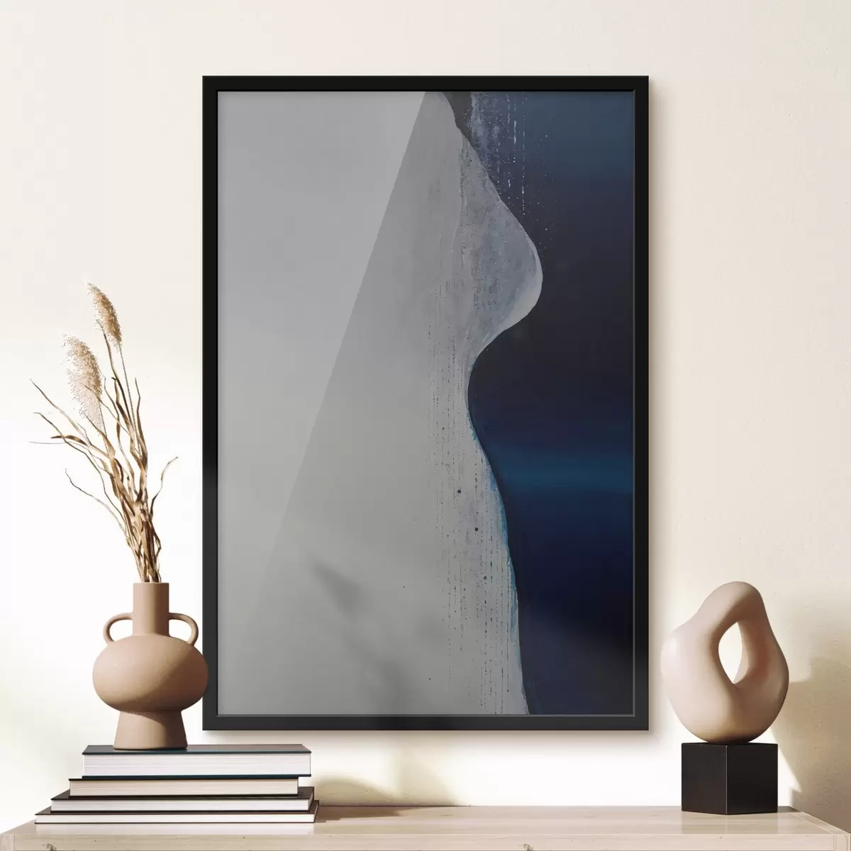 Poster Abstractie in de vorm van een golf met wit en blauw palet blauw palet f44895