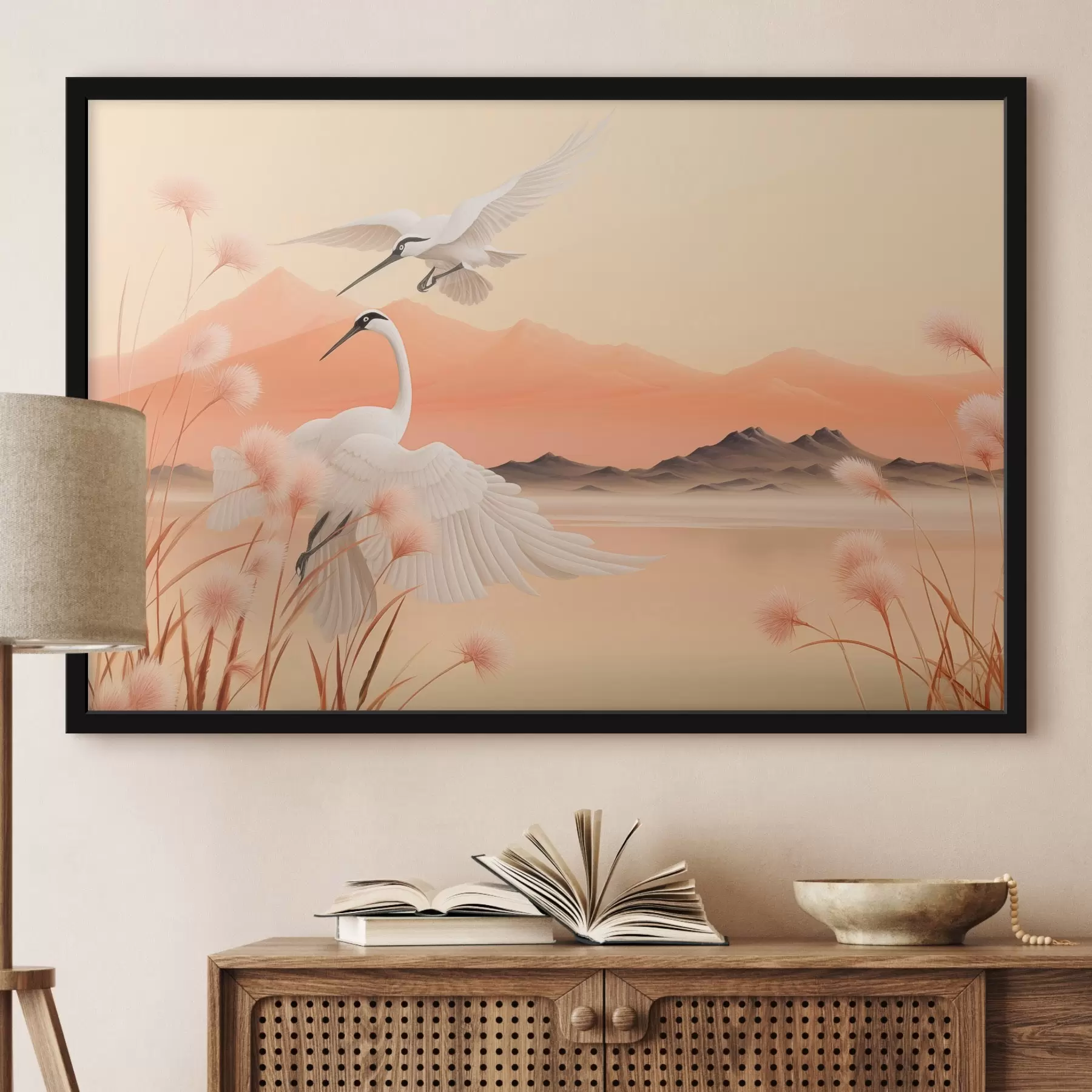  Peintures Grues blanches avec roseaux roses au premier plan, montagnes et lac à l'arrière-plan, lumière orange douce f44925