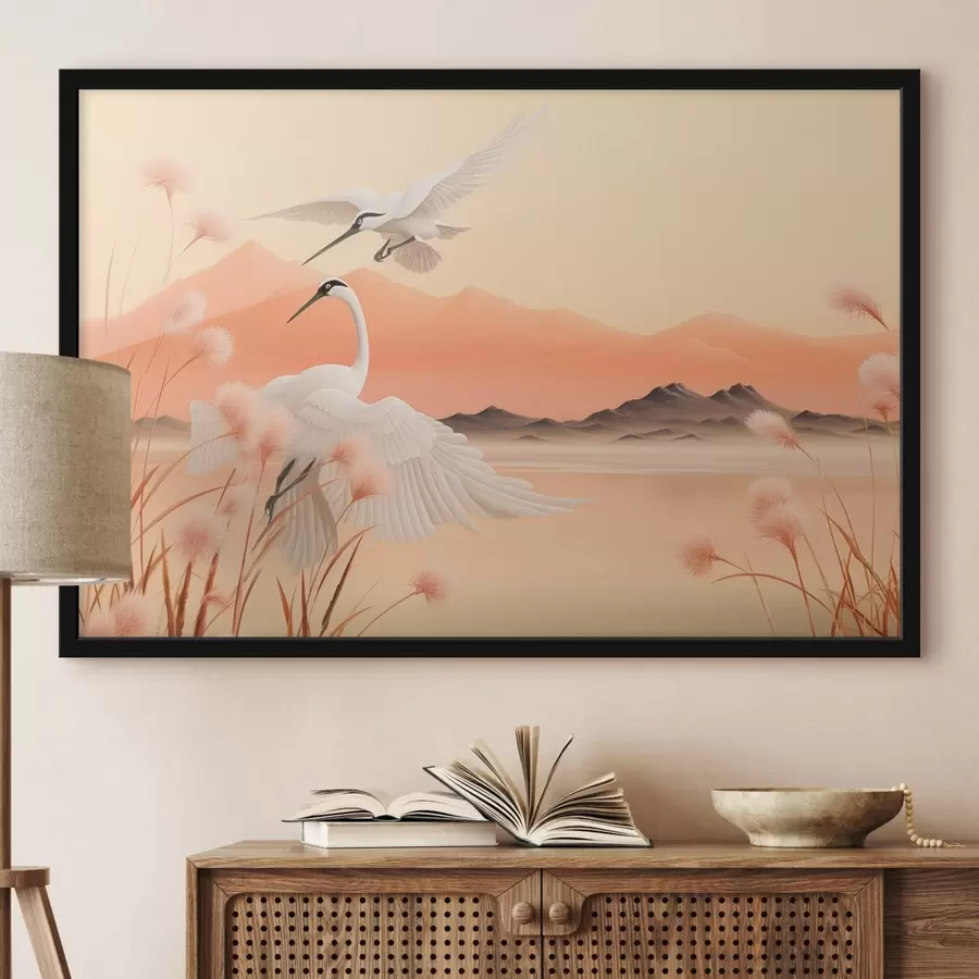 Papier peint photo Grues blanches avec roseaux roses au premier plan, montagnes et lac à l'arrière-plan, lumière orange douce f44925