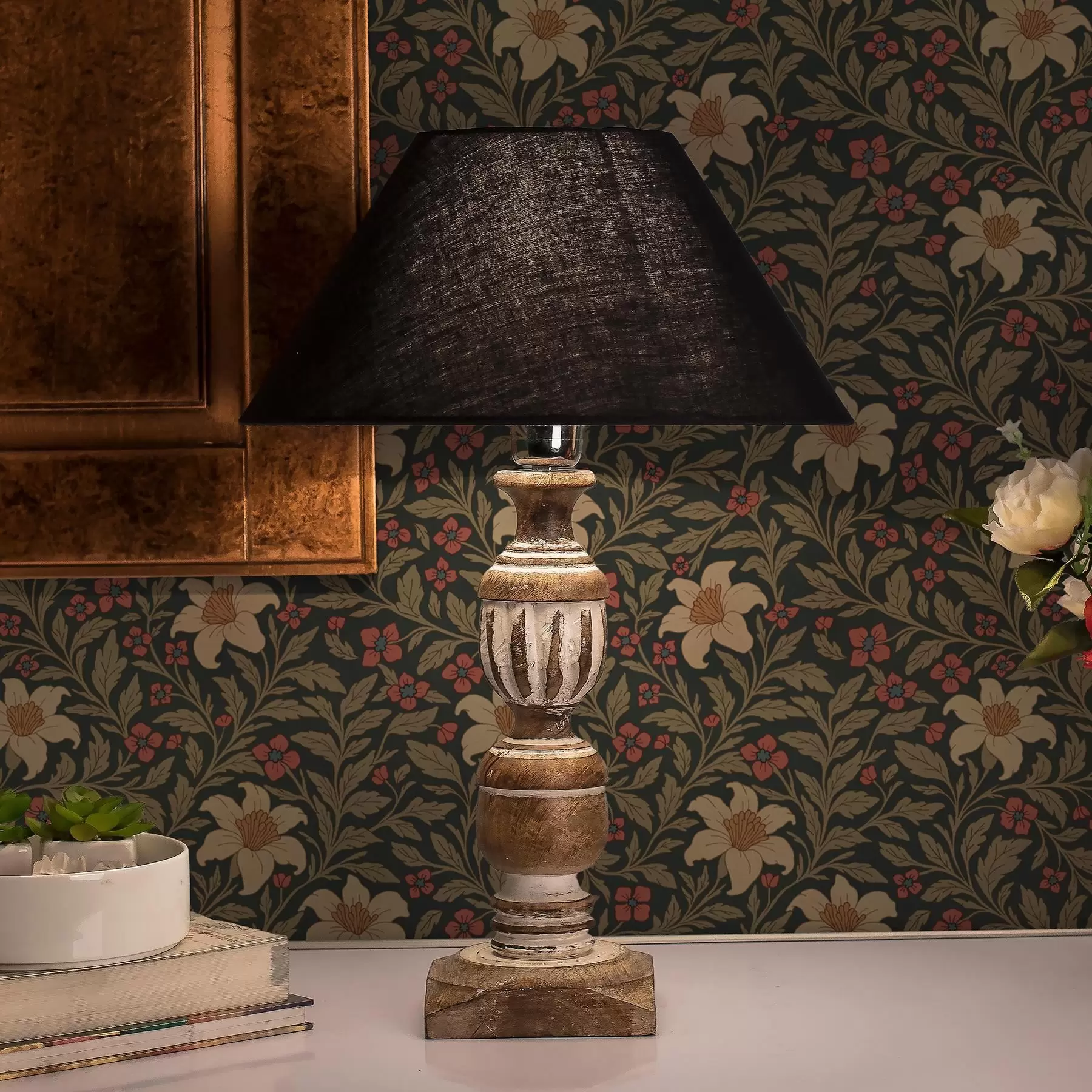 Papier peint photo Fond sombre avec des fleurs jaunes et rouges dans le style Art nouveau a00293