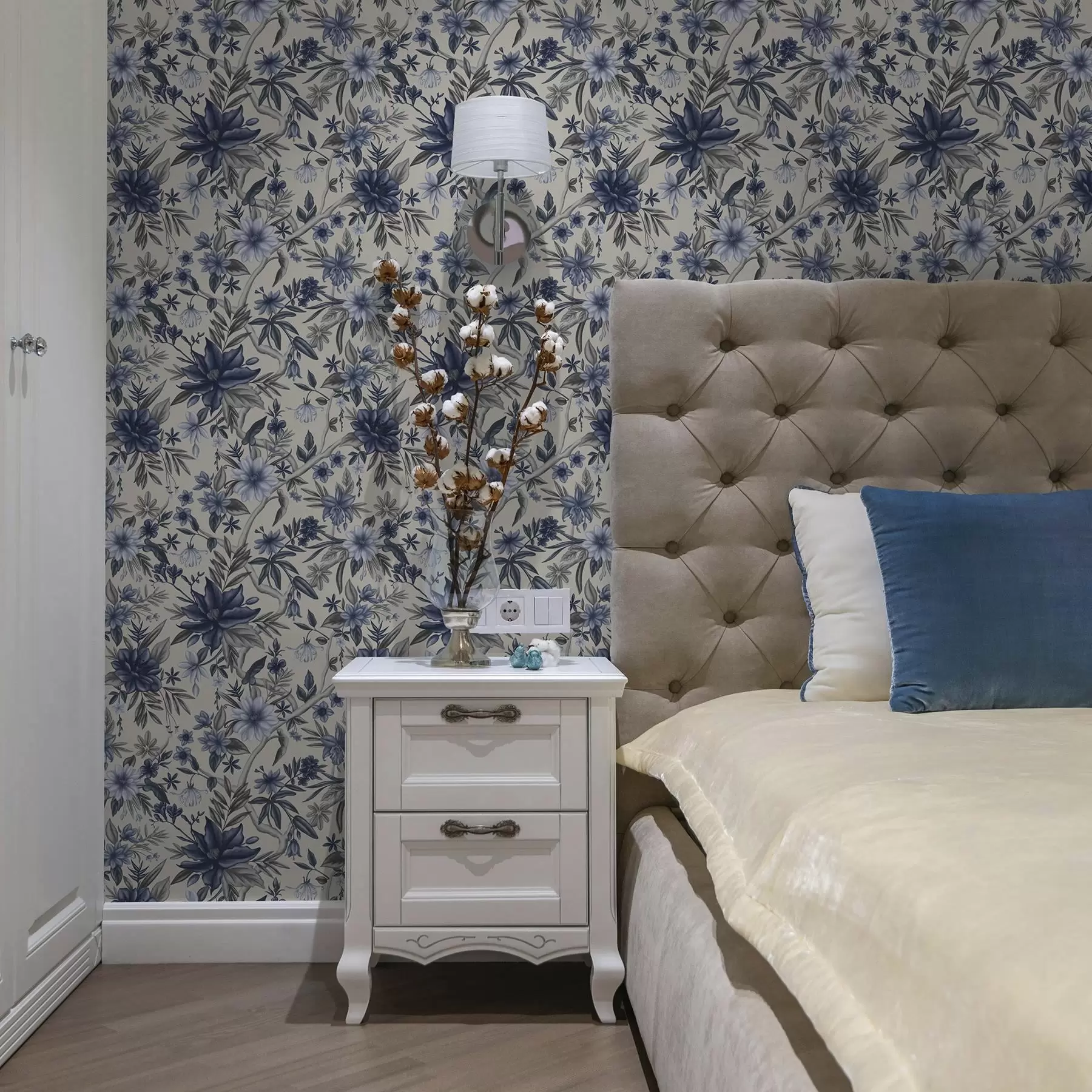 Papier peint photo Fleurs bleues et grises sur fond clair a00304