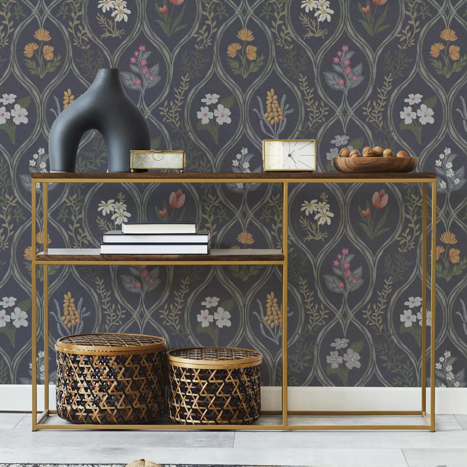 Fotobehang Donker vintage frame met kleurrijke tuinbloemen a00454