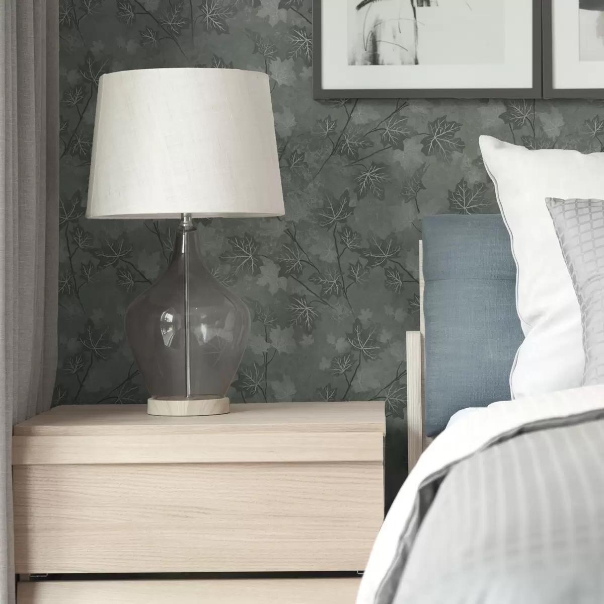 Behang Matte esdoornbladeren in zachtgroene tinten a00464