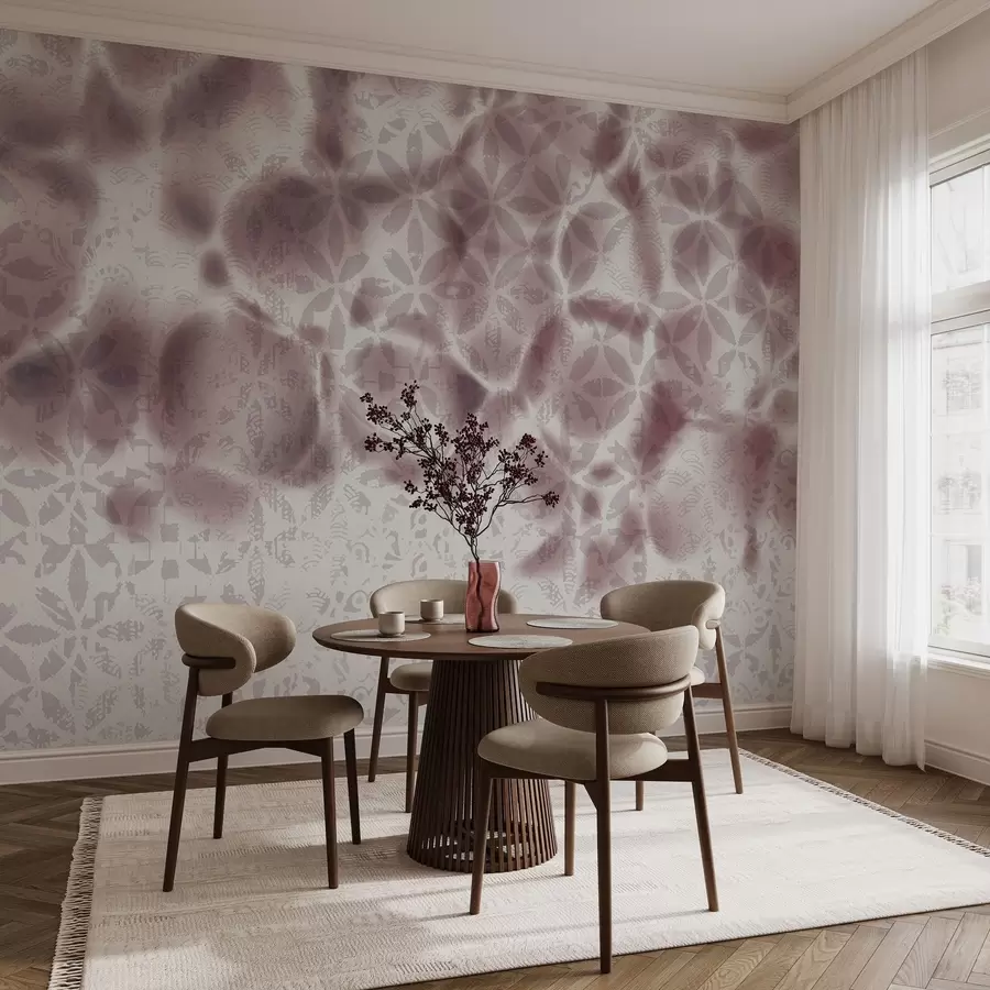 Papier peint photo Art abstrait texturé avec imprimé floral bordo, effet délavé et flou, créant une atmosphère douce et rêveuse w09322v1