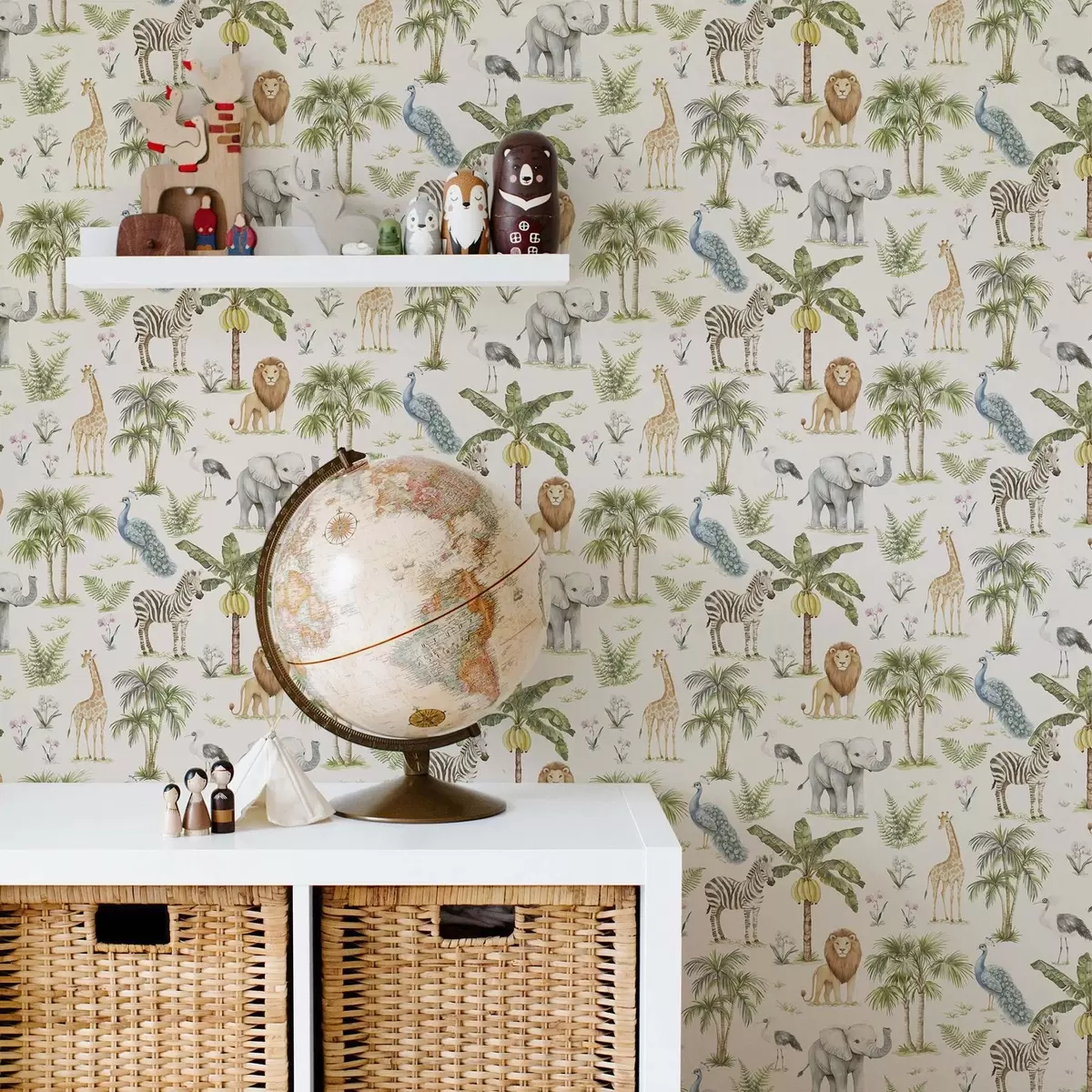 Behang Afrikaanse dieren tussen palmen en exotische planten a00321