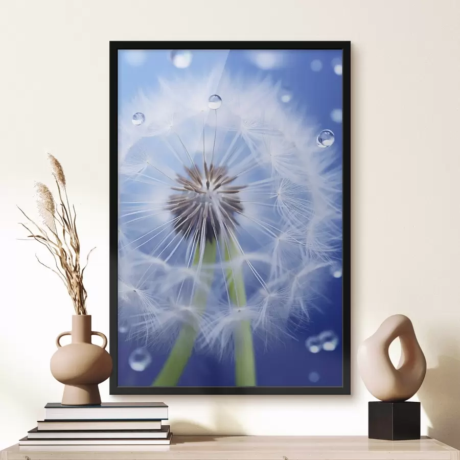 Fotobehang Macro-opname van een paardenbloem op een blauwe achtergrond f45517