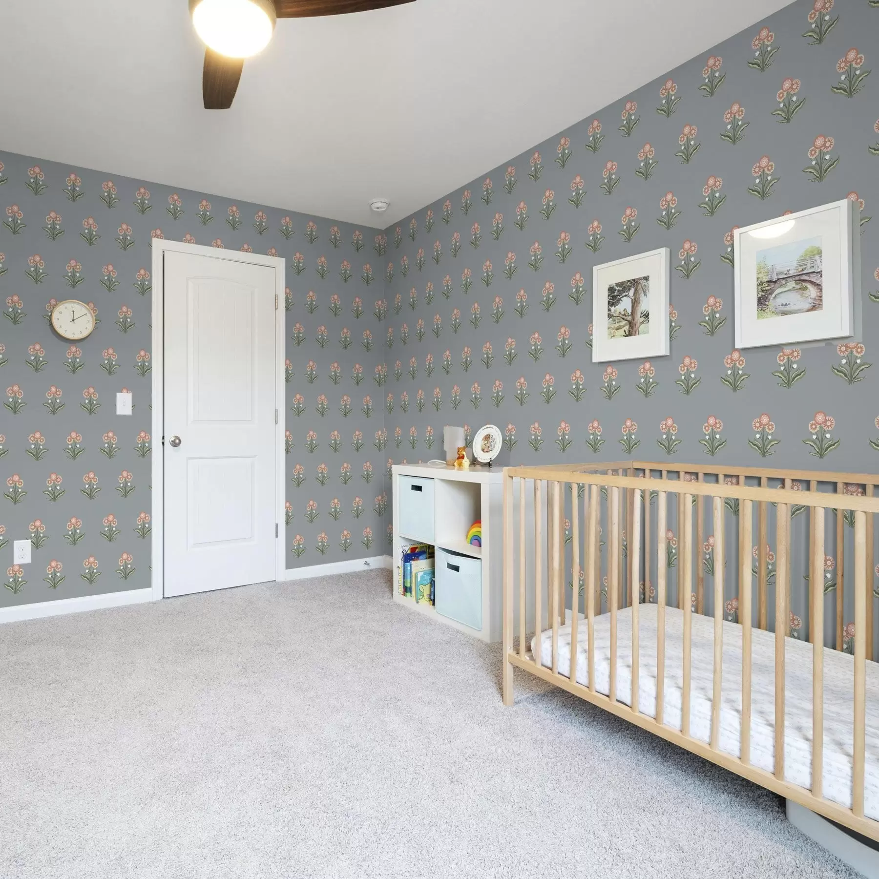 Papier peint photo Fleurs stylisées sur fond gris-bleu, palette chaude a00494