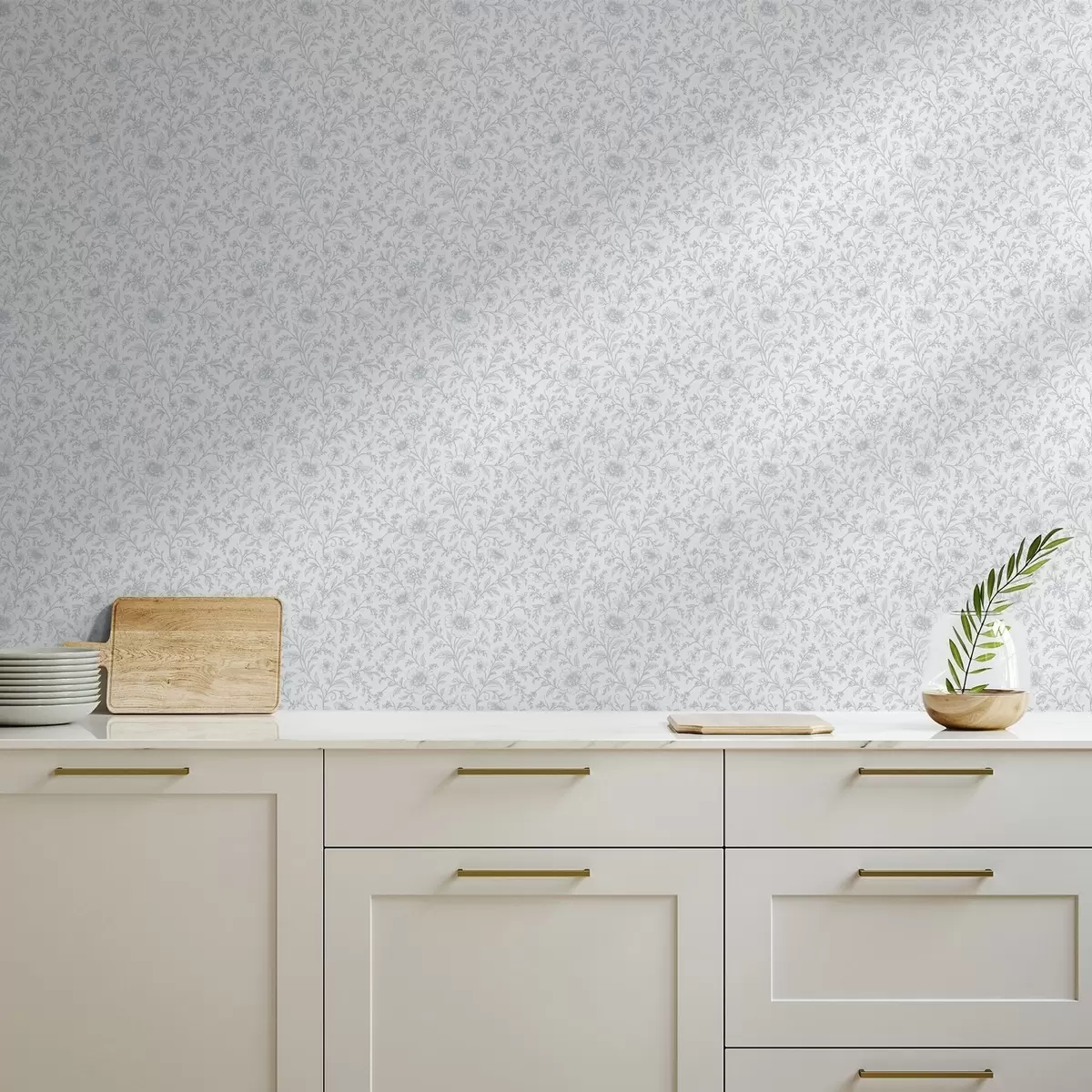 Behang Fijne blauwe lijntekeningen van bloemen op een gebroken witte achtergrond a00576